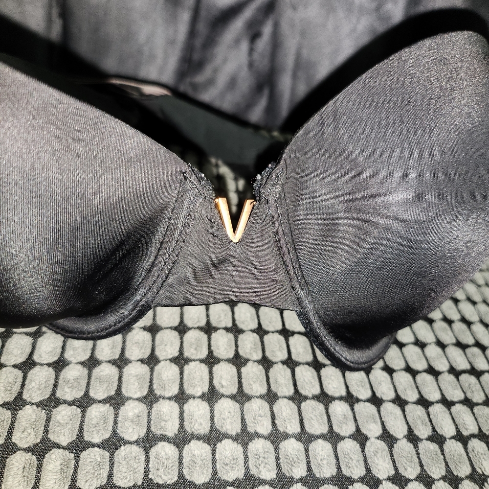 VS Strapless bra